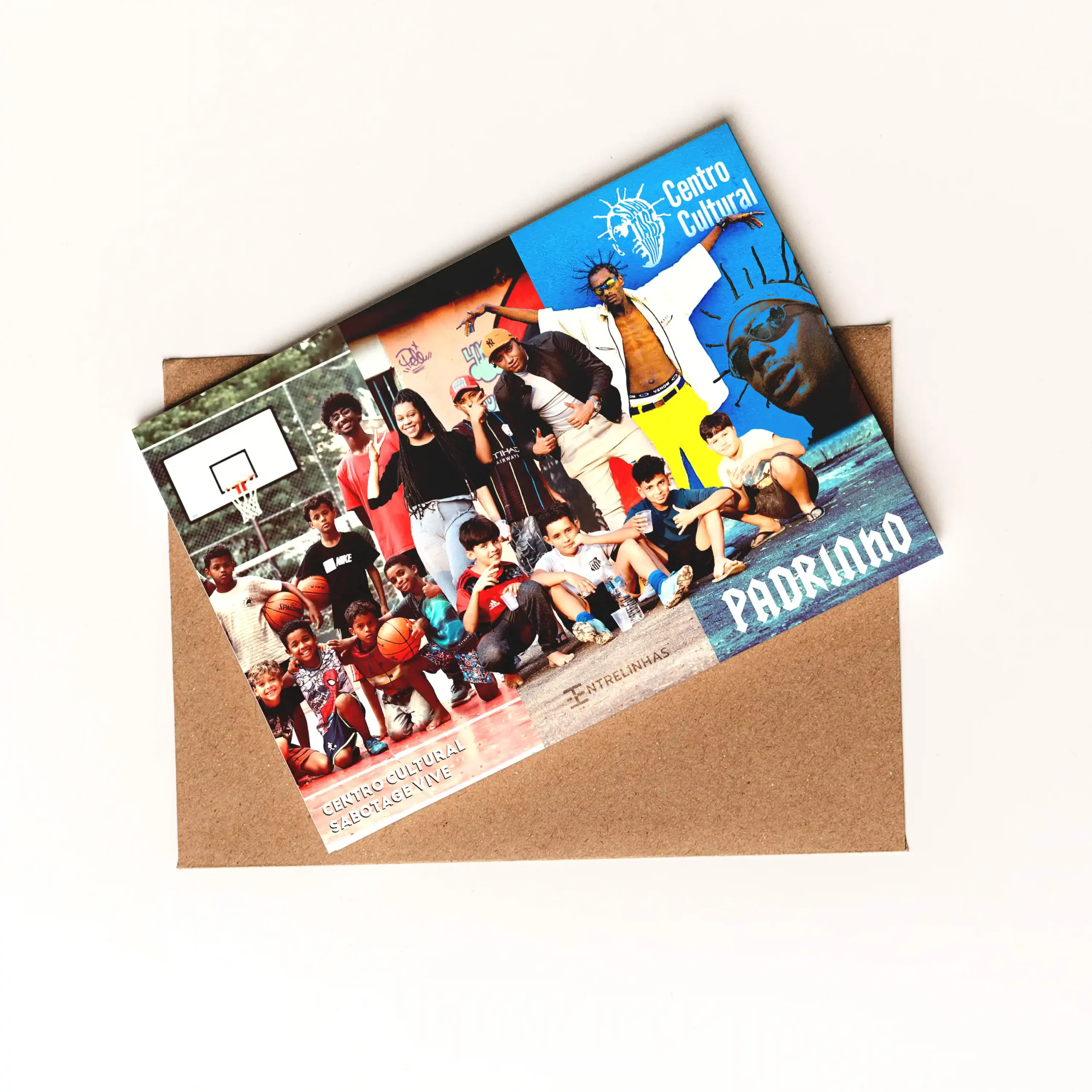 SABOTAGE_Mockup_Brinde_Padrinho Capa do caderno Gorjeta Madrinha Padrinho da Entrelinhas, sem pauta, com arte exclusiva de artista brasileiro