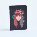 Caderno Rita Lee da Entrelinhas, sem pauta, com arte exclusiva de artista brasileiro