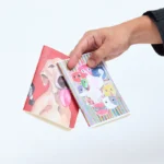 Caderno Vira-lata Caramelo da Entrelinhas, sem pauta, com arte exclusiva de artista brasileiro